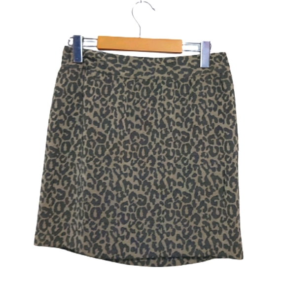 Bananna Republic Lepord Print Mini Skirt - Picture 2 of 8